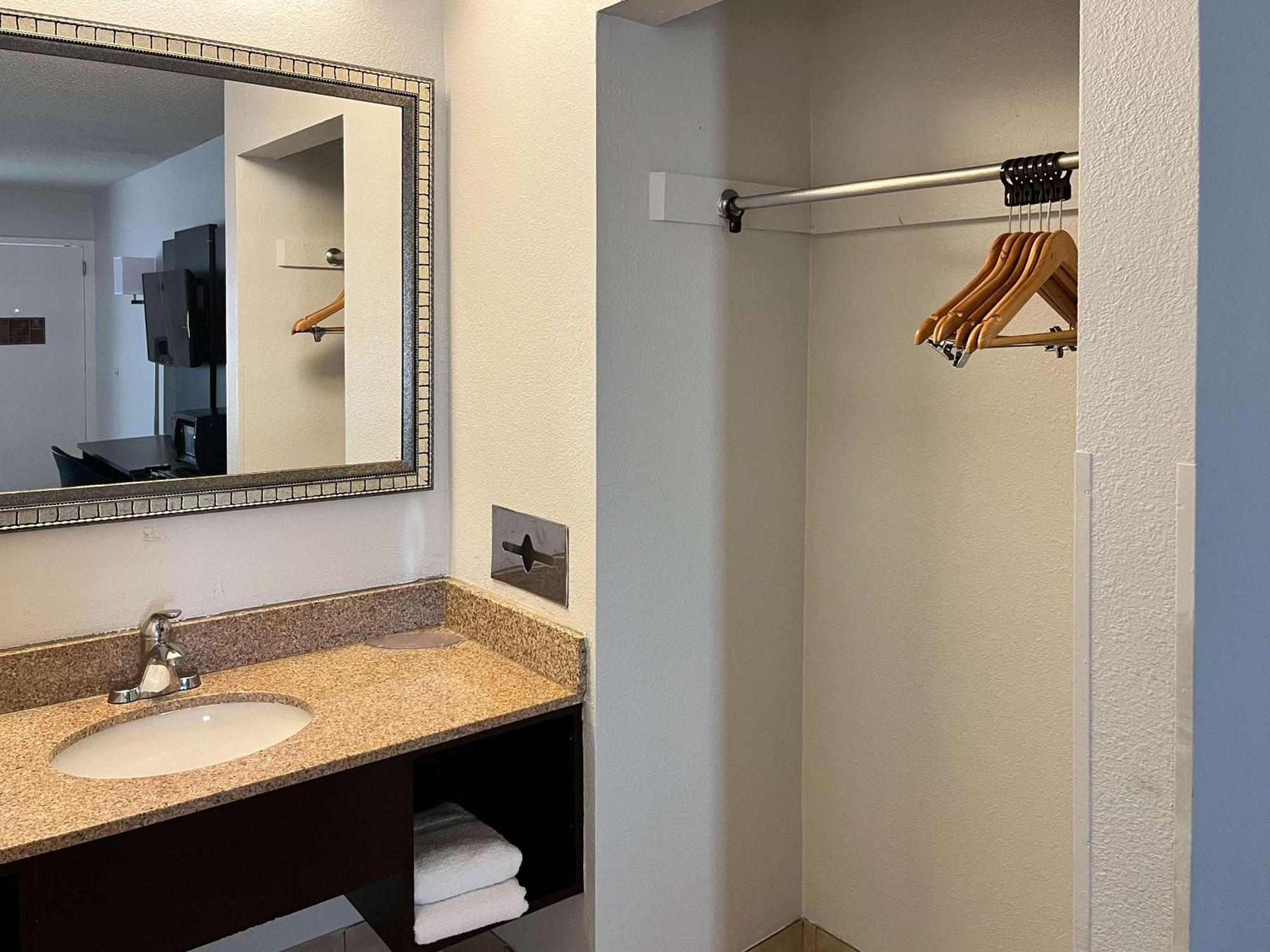 Motel 6 Montgomery, Al - Eastern Blvd. Экстерьер фото